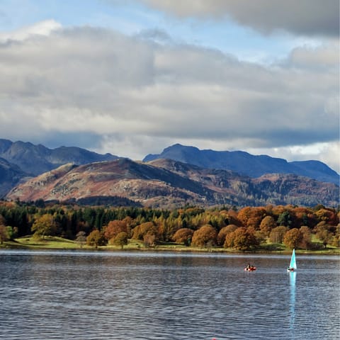 Explore Lake Windermere by boat – the stunning scenery is just a short walk away