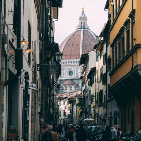 Stay in the centre of Florence, 800m from the famous Duomo