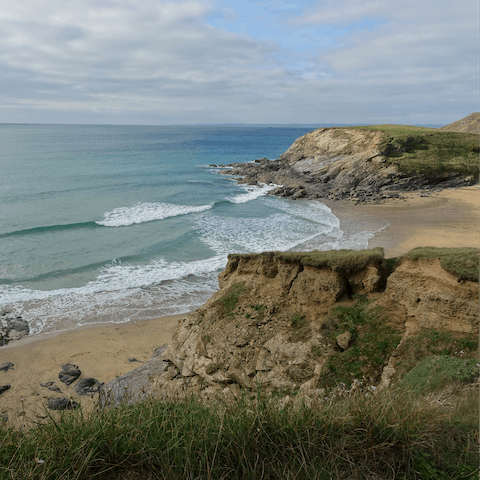 Explore the stunning coastline of Cornwall, right on your doorstep