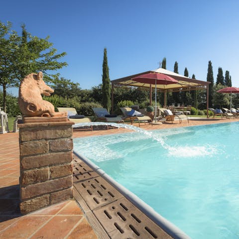 Release tension with the pool's hydro-massage fountain