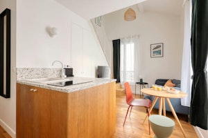Montmartre Blush image 11