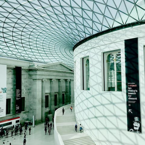 Walk to the British Museum in nine minutes