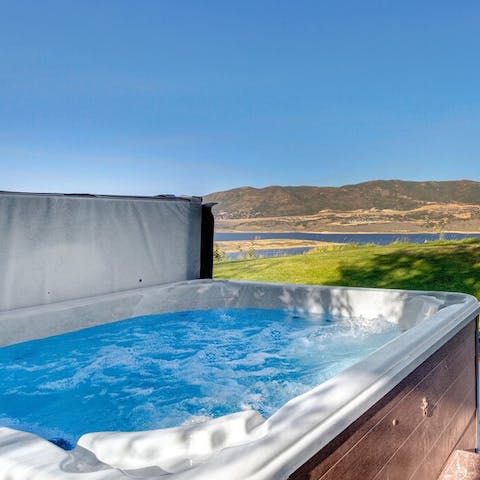 Enjoy views of the national park from the hot tub
