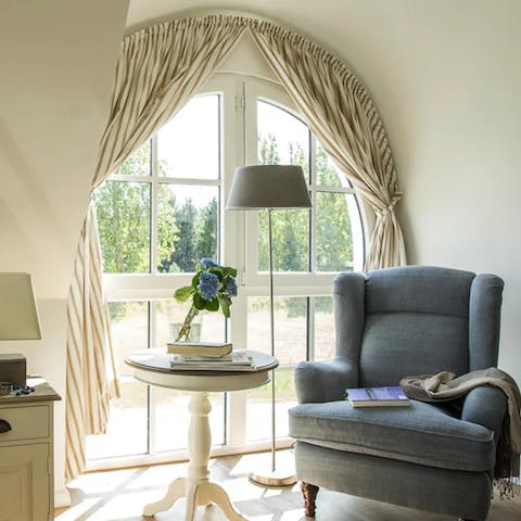 Open your curtains in the morning to unveil this beautiful window, the perfect spot to enjoy your morning coffee