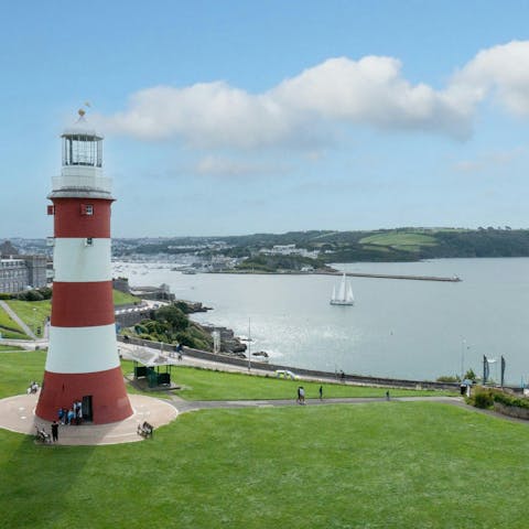 Stay in the heart of Plymouth, moments from Smeaton's Tower