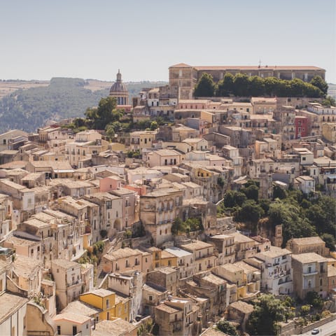 Discover the hilltop city of Ragusa, from baroque buildings to sand dunes and natural beauty spots