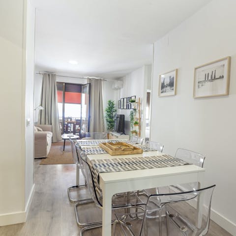 Unwind in this bright apartment in between sightseeing