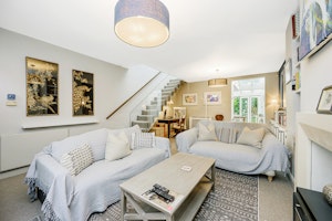 The London Mews image 3