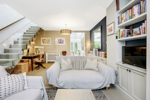 The London Mews image 2