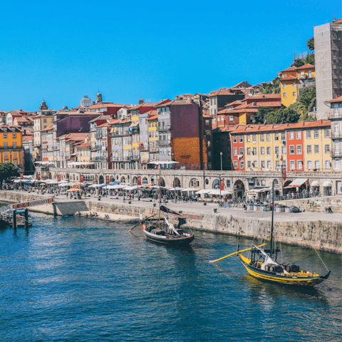 Make sunset strolls along the Douro River the new routine, within walking distance