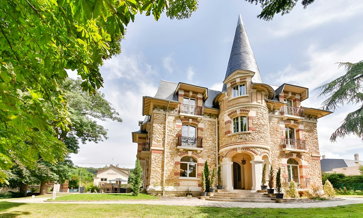 Château Charming, Ile-de-France