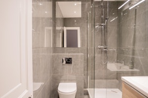 London Buzz image 8
