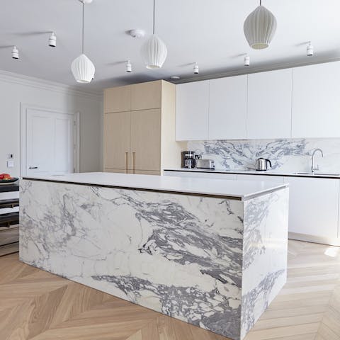 Sleek & modern, marble kitchen
