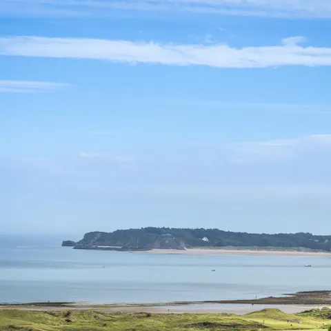 Be inspired by the view of Caldey Island to go on a stroll along the Pembrokeshire coastline