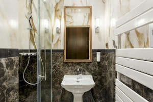 Bright Avenue image 10