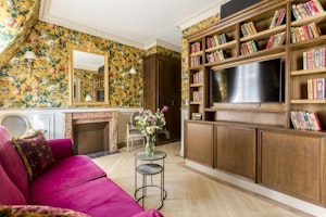 Bright Avenue image 6