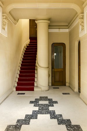 Bright Avenue image 5