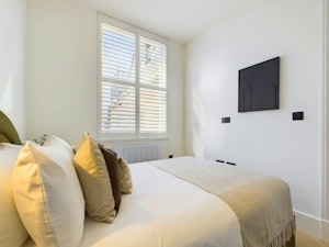 West London Way image 4