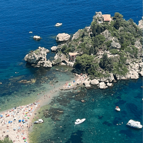 Explore the beaches of Taormina – just 20 kilometres away