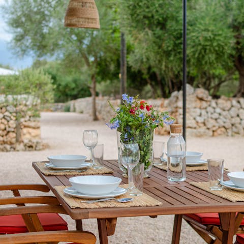 Guests loved spending time outdoors here, making use of the pool, barbecue and garden.
