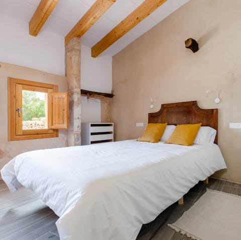 Guests appreciated the host's helpful and friendly nature.