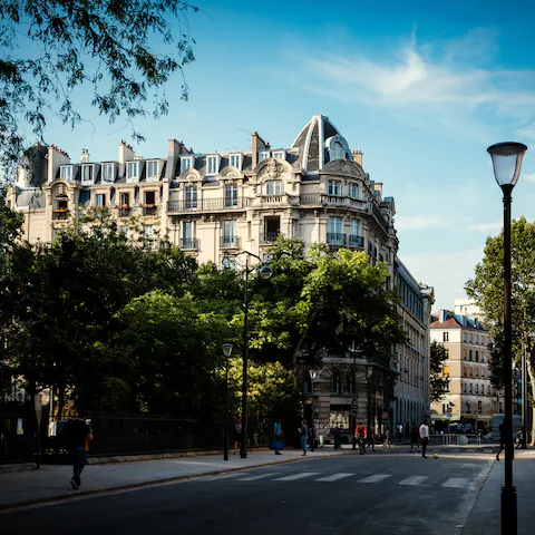 Discover the 15th arrondissement of Paris, dotted with quaint shops