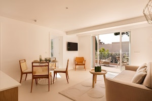 Boulevard Serenity image 9