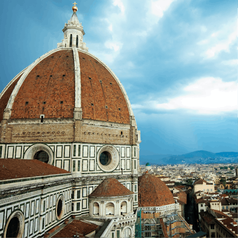 Call in on your neighbour, the Santa Maria del Fiore Cathedral, it's just around the corner (a five-minute stroll)