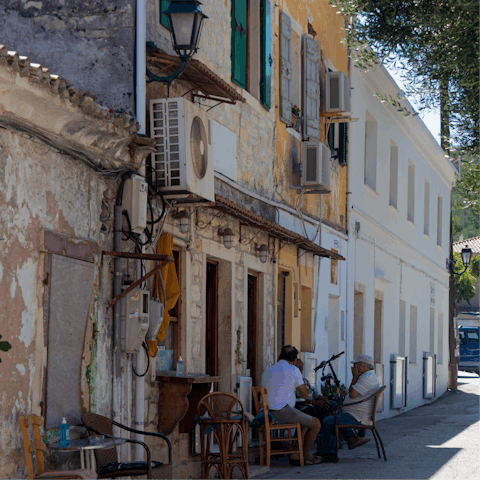 Stay just 1 kilometre away from the town of Gaios and all of its Grecian charm 