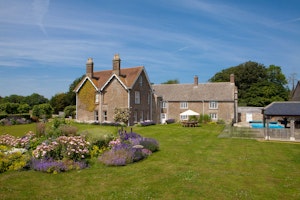 Round & Round The Garden image 1