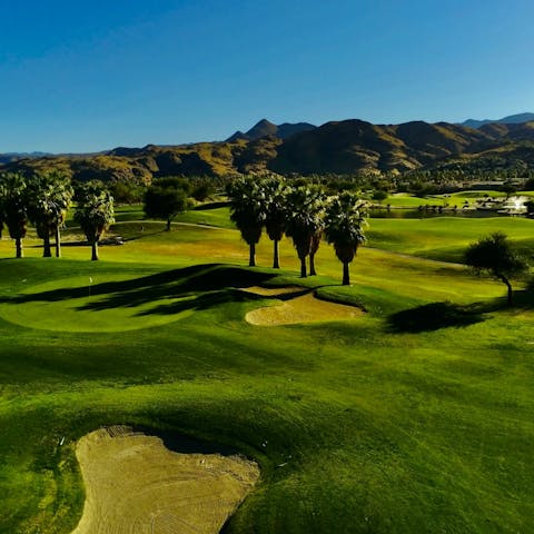 Play the elite golf courses of La Quinta – you'll be staying on one of them