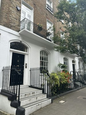 The Holmes Heroine image 12