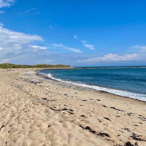 Walk just thirteen minutes to the beautiful beach