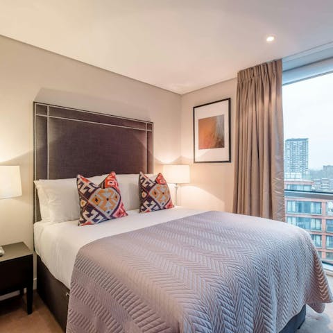 Wake up to views of the Grand Union Canal in the bedrooms