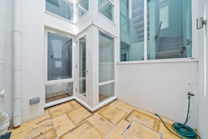 West London Hideaway image 10