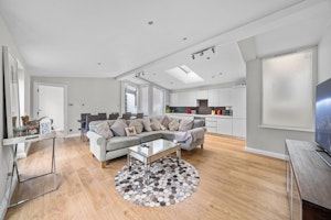 West London Hideaway image 2