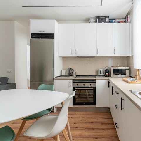 Cook some huevos estrellados in the modern kitchen