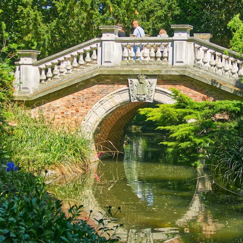 Stroll to nearby Parc Monceau for a picnic 