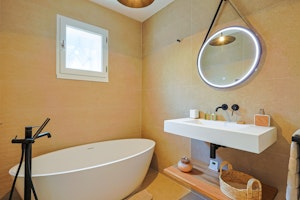 Riviera Charm image 3