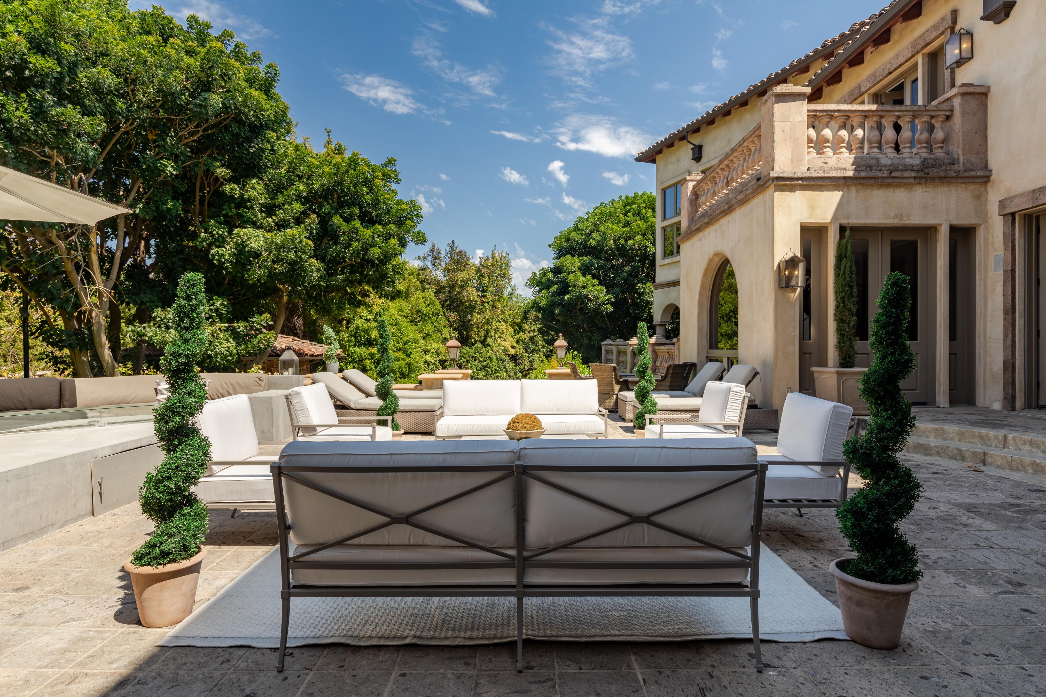 The Hills Estate, Los Angeles, California Plum Guide