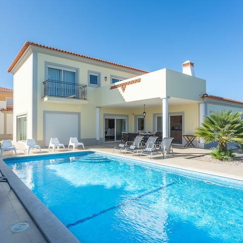 Bathe in the private pool under the Portuguese sunshine