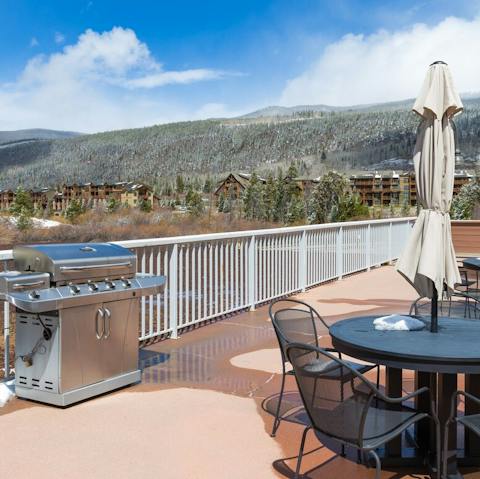 Fire up the grill and dine alfresco while you admire the mountain views