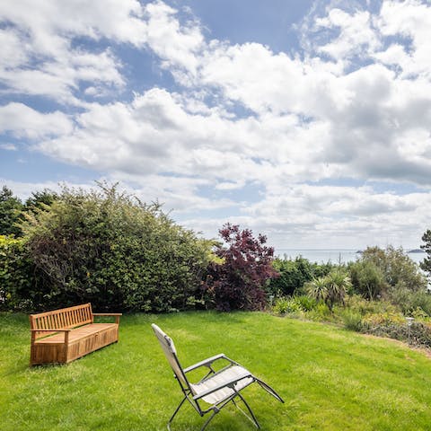 Enjoy the fresh sea air in the garden, the perfect spot for some afternoon reading