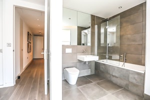 The White Apartment image 2