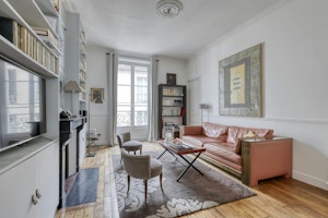 The Parisian Light image 1