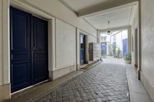 The Parisian Light image 4