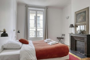 The Parisian Light image 3