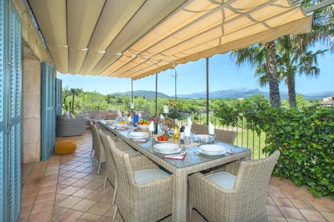 Light the barbecue and dine alfresco with mountain views