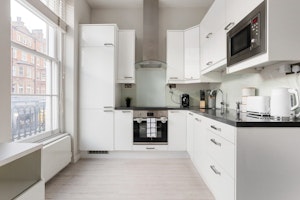 Vanilla & Parchment image 10