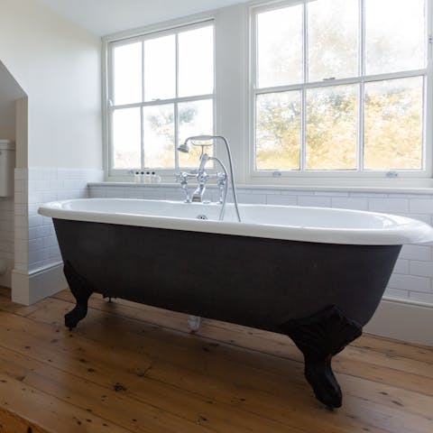 Unwind in the bath tub following a day of taking in London's most iconic sights